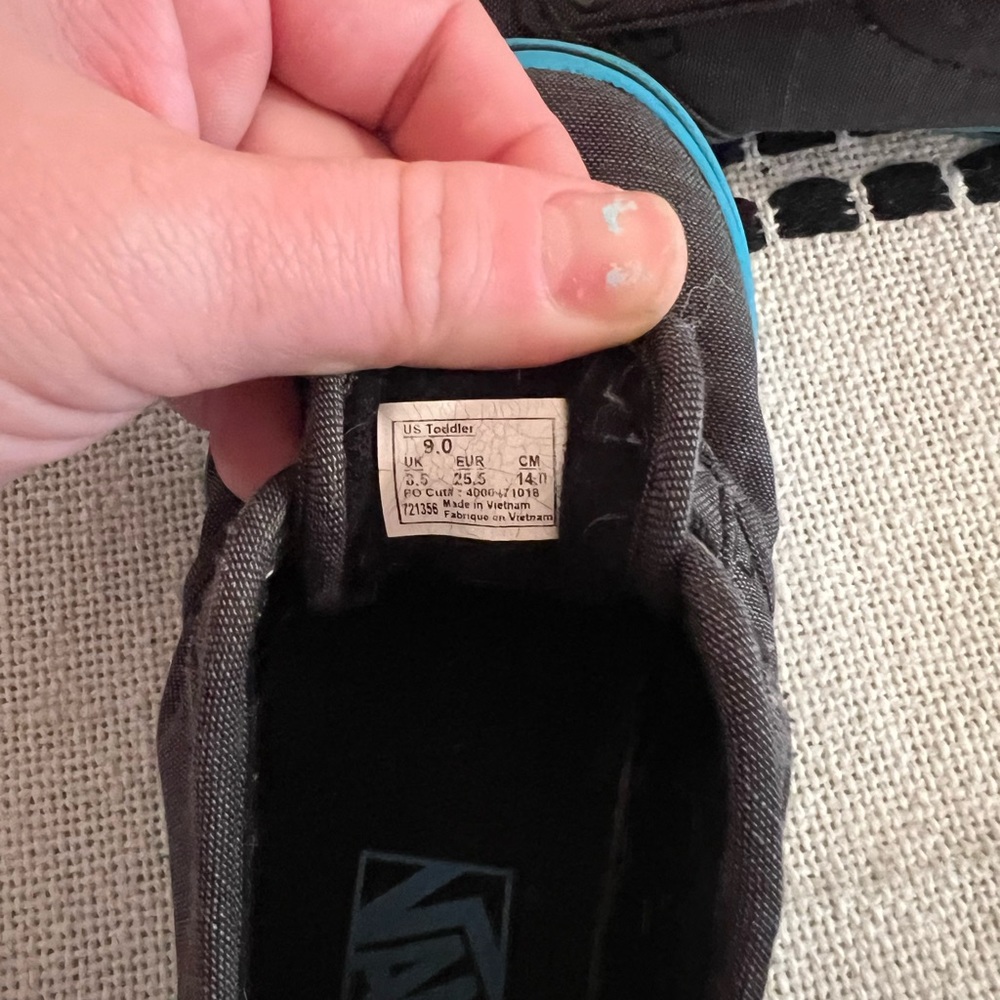 Toddler size 9 vans - Picture 3 of 3